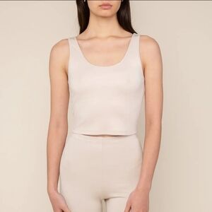 nlt Stone Cropped Scoop Neck Basic Tank (nwt)